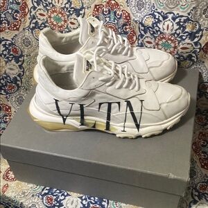 Valentino Garavani VLTN bounce